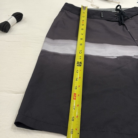 Hurley Men’s Board Shorts. - Picture 7 of 8